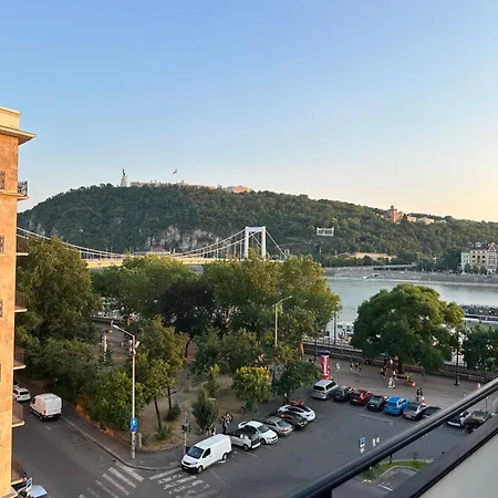 Lux Downtown * Budapest
