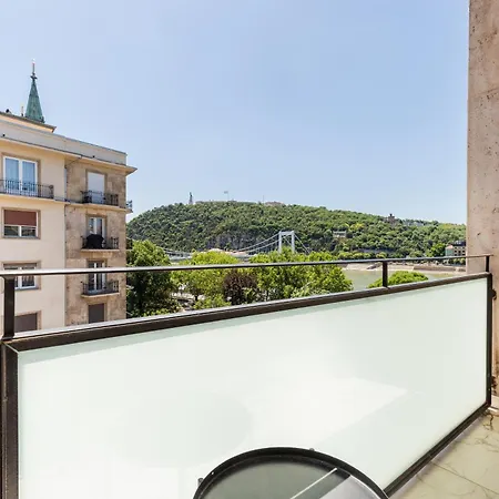 Lux Downtown Apartament